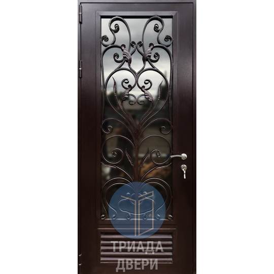 дверь в котельную со стеклом и ковкой