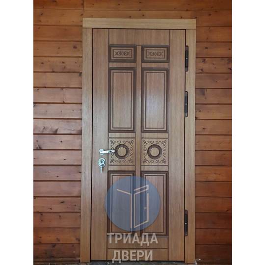 стальная парадная дверь с отделкой из массива дерева - фото 1